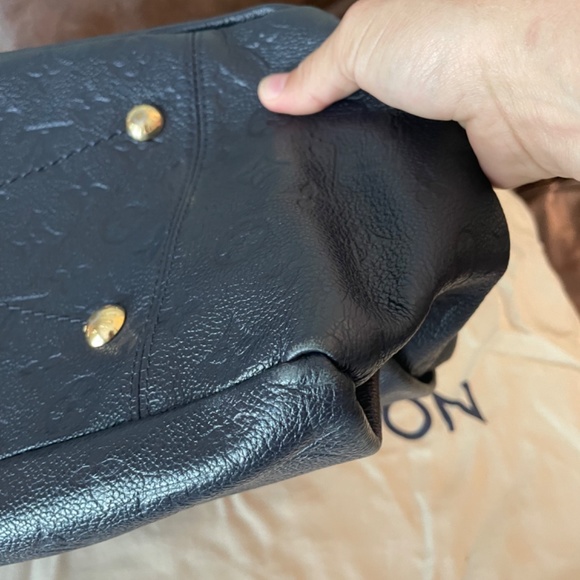 Navy Artsy LV - Picture 8 of 10